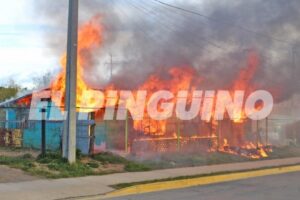En minutos incendio destruyó vivienda en prolongación Martínez de Aldunate