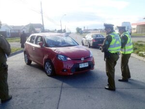 Chofer resultó con lesiones graves  tras chocar y volcar su vehículo tras quedarse dormido al volante