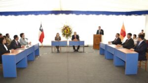 Concejales de Chile piden aumento de su dieta
