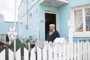 Roban armamento  y dinero en vivienda