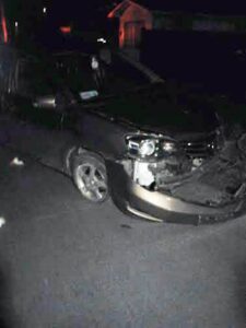 Chofer ebrio chocó poste y provocó masivo corte de luz
