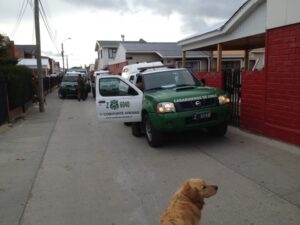 Cuatro personas que intentaron asaltar a un taxista fueron detenidas por Carabineros