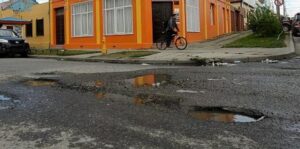 Los hoyos que irritan a los conductores de Punta Arenas