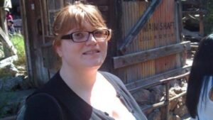 Detienen a mujer que lanzó a hijo autista desde un puente en Oregon