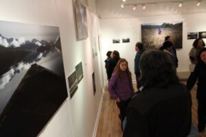 Último día de la exposición fotográfica “Buscando la mirada Kawésqar”