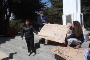 Gobierno asegura que gas no subirá más que el IPC hasta marzo y alza enfrenta a sectores políticos