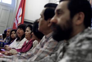 Funcionarios de la Junji van a paro hoy