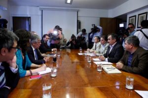 Mineduc y Colegio de Profesores lograron acuerdo por los 