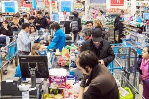 Lider reabre en medio de decepción de sus trabajadores