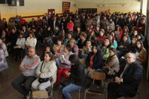 Continúa paro y hoy profesores se reúnen con intendente de Magallanes