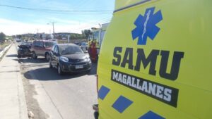 Una colisión por alcance entre tres vehículos dejó a un menor y dos adultos lesionados