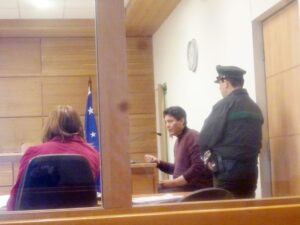 Chofer se negó a la alcoholemia y provocó daños en el hospital