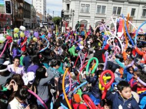 Se realizó colorida y alegre caminata por la inclusión