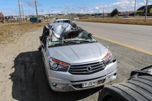 Llegó a Punta Arenas vehículo ocupado por turistas accidentados