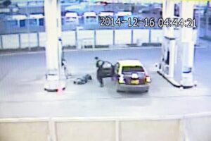 Simuló cargar combustible para luego apuñalar y asaltar a trabajador