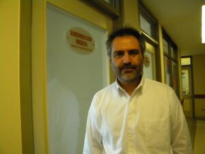 “Acá nadie sobra”, dijo restituido subdirector del hospital clínico Vladimir Moraga