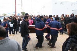 En Río Gallegos despidieron restos de padre y sus hijos fallecidos en un incendio