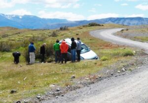Tres personas lesionadas en volcamiento en Torres del Paine