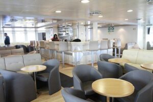 Menos horas de viaje, cómodas y modernas instalaciones y mayor capacidad son algunas de las bondadades del ferry