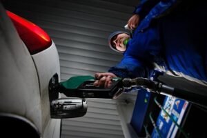 Fuerte baja en las bencinas se registrará este jueves