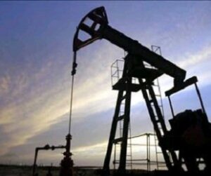 Precio del petróleo cae al nivel de hace cinco años y medio