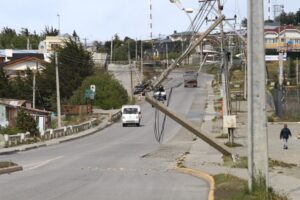 Dos accidentes de tránsito provocaron cortes de luz en Punta Arenas