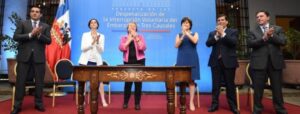 Presidenta Bachelet firmó el proyecto que busca despenalizar el aborto