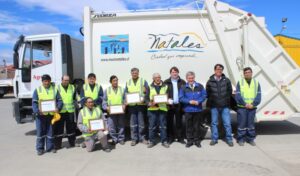 Destacan a trabajadores de recolección de residuos domiciliarios en Natales