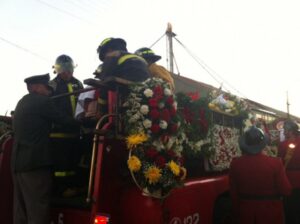 Collipulli: Realizan masiva despedida a voluntarios de bomberos fallecidos