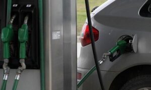 Bencinas seguirían bajando próxima semana según Econsult