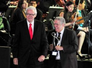 Entregan reconocimiento al “tío” Valentín Trujillo