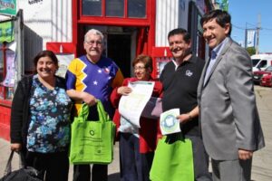 Alcalde Bocazzi y presidenta de comercio detallista invitaron a usar bolsas reutilizables