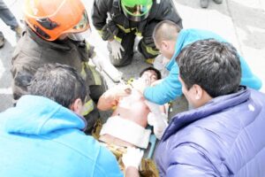 Grave joven de 19 años tras intentar sofocar incendio en su domicilio