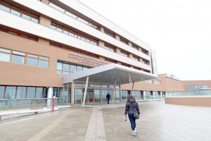 Con riesgo vital mujer que intentó quitarse la vida