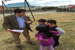 Alcalde Boccazzi recorre obras en la Población Camilo Henríquez