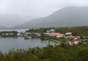 Gestionan implementar laboratorio para detectar marea roja en Puerto Edén