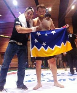 Magallánico brilló en encuentro de  MMA (Artes Marciales Mixtas) en Chiloé