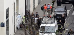Única superviviente del atentado de París: Atacantes se identificaron como miembros de Al Qaida