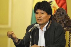 Evo Morales asegura que el Papa pidió datos sobre demanda marítima contra Chile