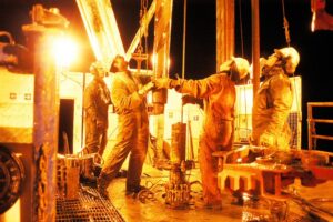 El complejo escenario de las operaciones petroleras por la baja en el precio del crudo