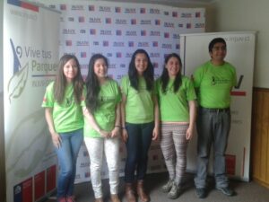 Cinco jóvenes Magallánicos participan como voluntarios en el parque nacional “Alerce Andino”
