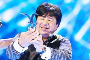 Centella dominó al monstruo y  se  trae gaviota de plata y de oro a Magallanes