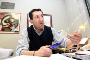 Boccazzi respalda a jefa de Educación de Cormupa y quita piso al área de Recursos Humanos