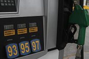 Econsult: Gasolinas y diesel subirían a contar del 12 de febrero