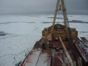 Armada apoyará cierre de bases en la Antártica