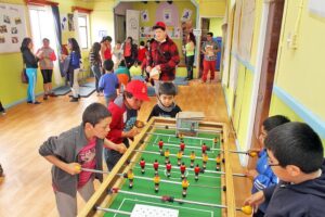 Incierto futuro de niños y trabajadores de centros Sename que comienzan a cerrar en marzo