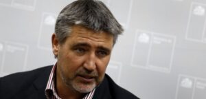 Rossi evalúa querella contra Hugo Gutiérrez y niega financiamiento desde mineras