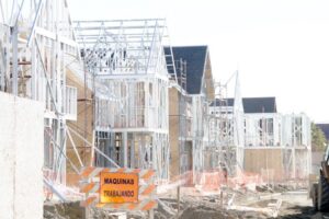 Dos mil casas de déficit en Punta Arenas: piden acelerar nuevo Plano Regulador