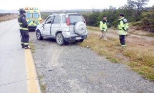 Mujer que se durmió al volante protagonizó volcamiento