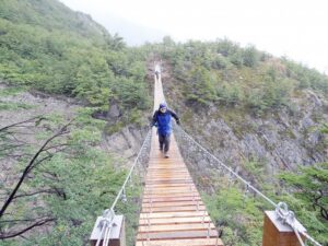 Voluntarios estadounidenses donaron puente en Parque Torres del Paine